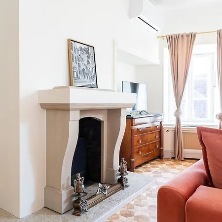 Appartamento Old Town - Demini *